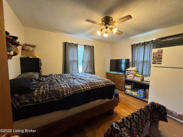 4202 Candor Ave, Louisville, KY 40216