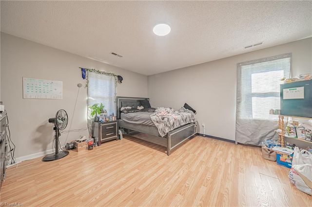 3917 Quillmark Court, Winston-salem, NC 27127