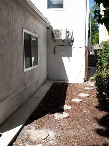 5016 Kester, Sherman Oaks, CA 91403