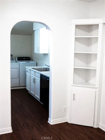 5016 Kester, Sherman Oaks, CA 91403