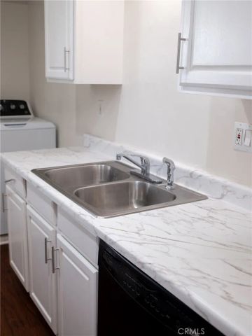 5016 Kester, Sherman Oaks, CA 91403