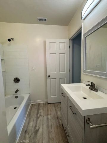 5016 Kester, Sherman Oaks, CA 91403