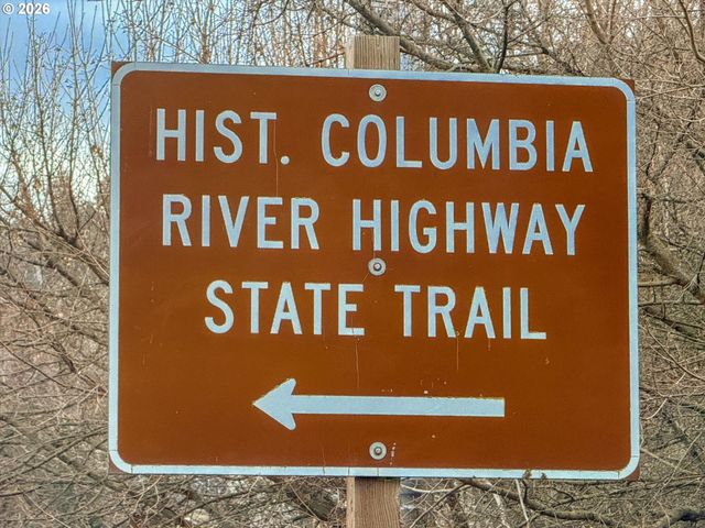 895 5TH Ave, Mosier, OR 97040