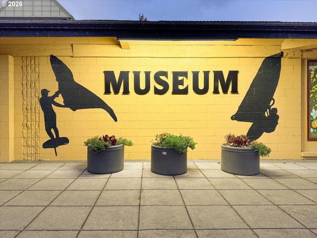 895 5TH Ave, Mosier, OR 97040