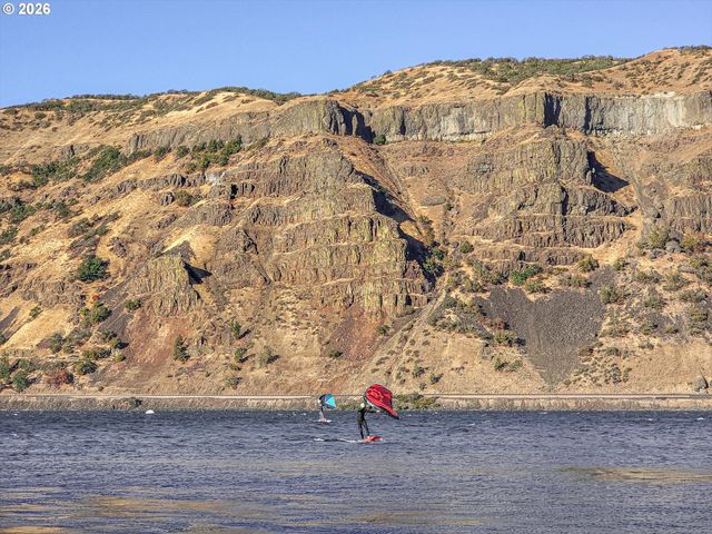 895 5TH Ave, Mosier, OR 97040