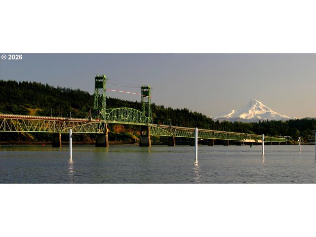 895 5TH Ave, Mosier, OR 97040