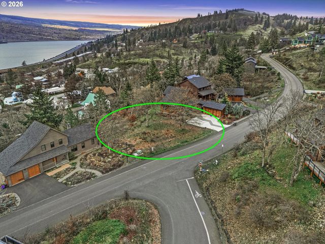 895 5TH Ave, Mosier, OR 97040