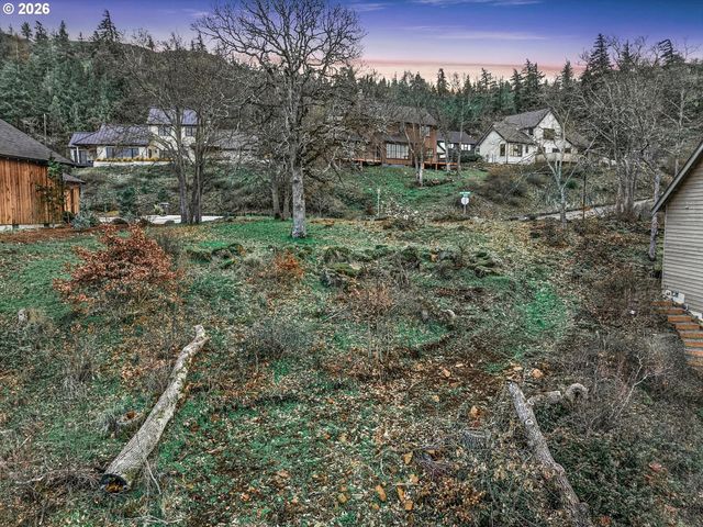 895 5TH Ave, Mosier, OR 97040