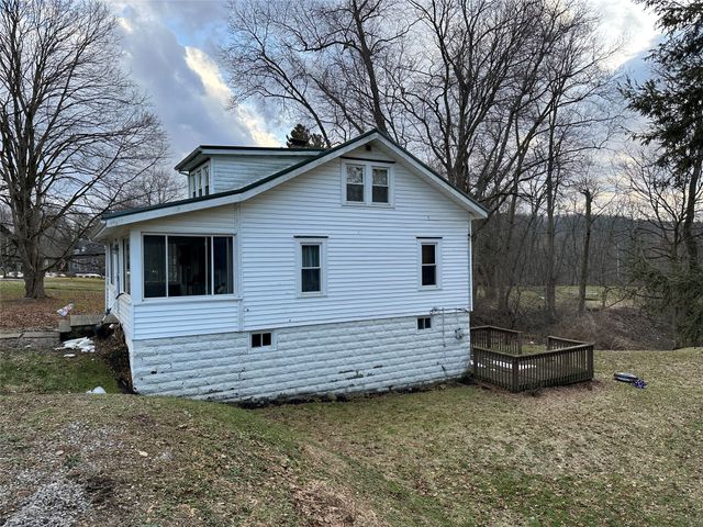 10277 LIBERTY Street Ext, Meadville, PA 16335