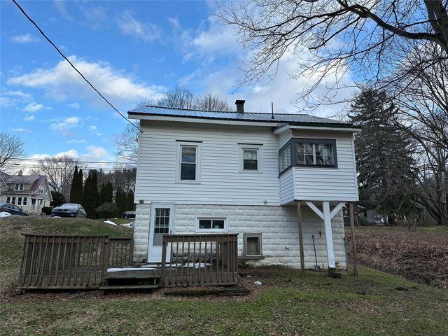 10277 LIBERTY Street Ext, Meadville, PA 16335