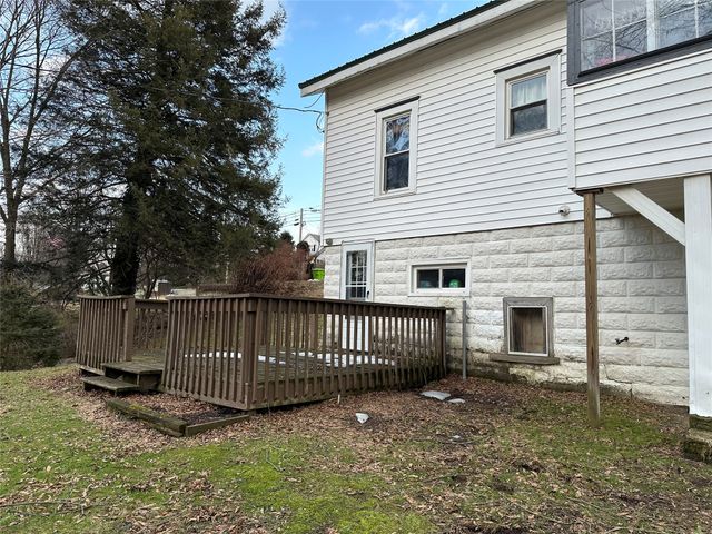 10277 LIBERTY Street Ext, Meadville, PA 16335