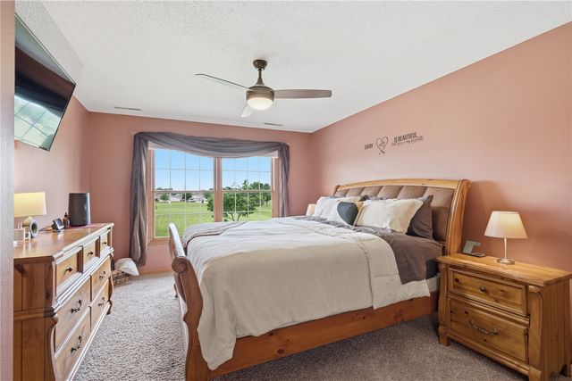 1415 Lyndhurst Drive, Hiawatha, IA 52233