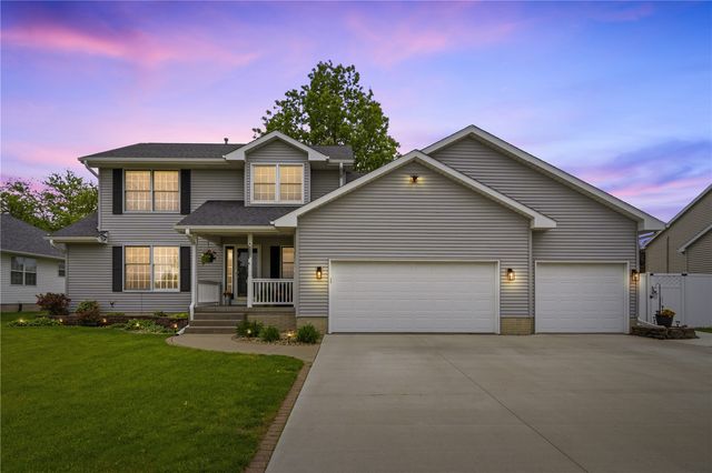 1415 Lyndhurst Drive, Hiawatha, IA 52233