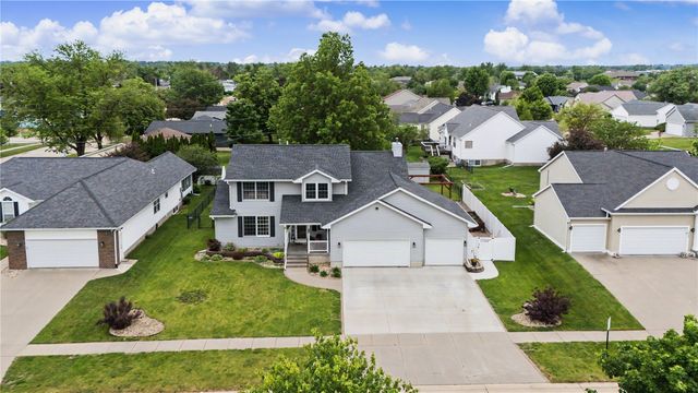 1415 Lyndhurst Drive, Hiawatha, IA 52233