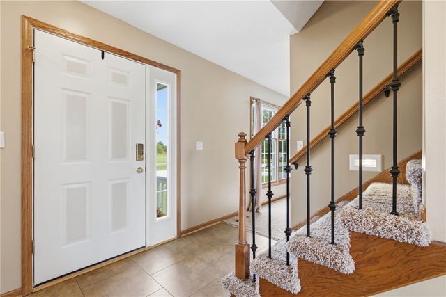 1415 Lyndhurst Drive, Hiawatha, IA 52233