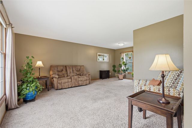 1415 Lyndhurst Drive, Hiawatha, IA 52233