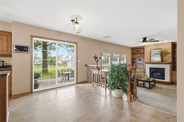 1415 Lyndhurst Drive, Hiawatha, IA 52233