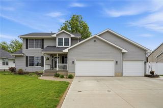 1415 Lyndhurst Drive, Hiawatha, IA 52233