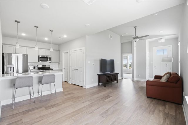 135 Pinnacle LN A, Kyle, TX 78640
