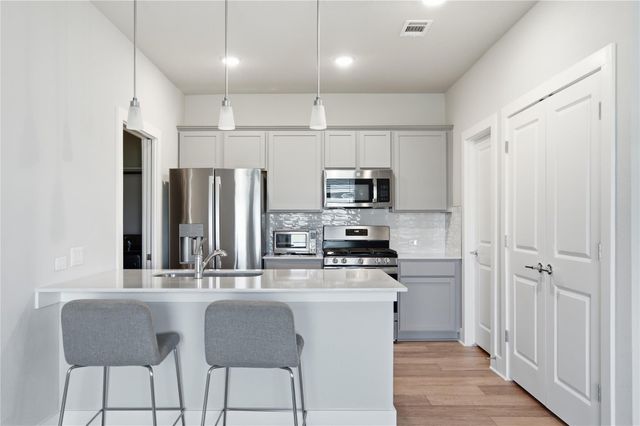 135 Pinnacle LN A, Kyle, TX 78640