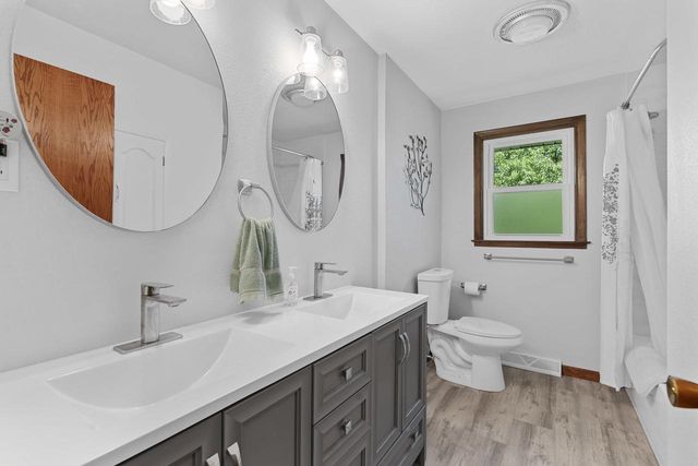 618 E HARDING DRIVE, Appleton, WI 54915