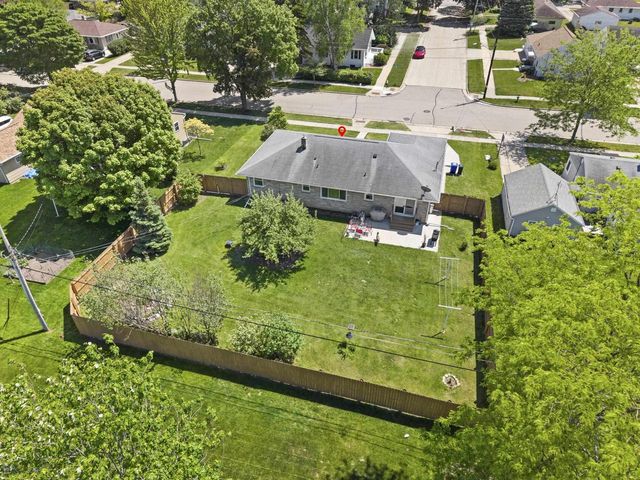618 E HARDING DRIVE, Appleton, WI 54915