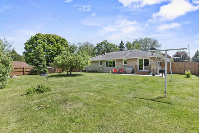 618 E HARDING DRIVE, Appleton, WI 54915