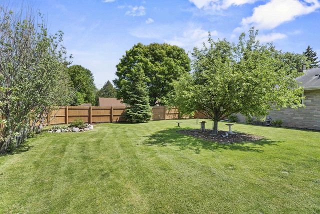 618 E HARDING DRIVE, Appleton, WI 54915
