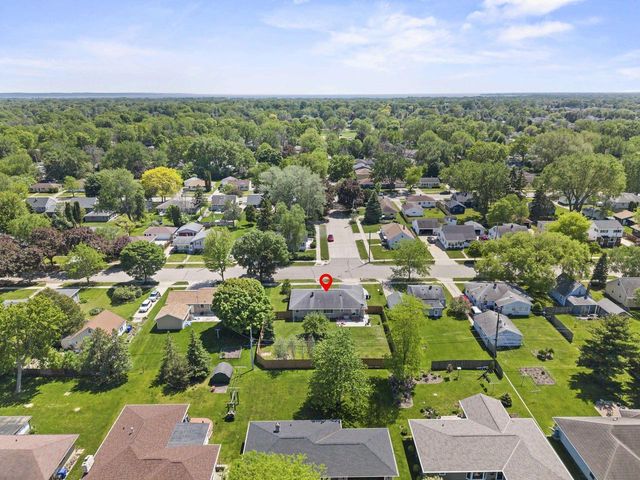 618 E HARDING DRIVE, Appleton, WI 54915
