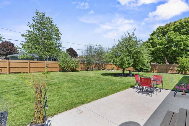 618 E HARDING DRIVE, Appleton, WI 54915