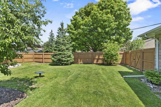 618 E HARDING DRIVE, Appleton, WI 54915