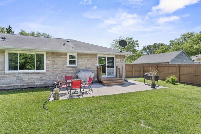 618 E HARDING DRIVE, Appleton, WI 54915