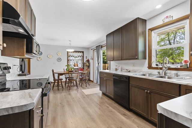 618 E HARDING DRIVE, Appleton, WI 54915