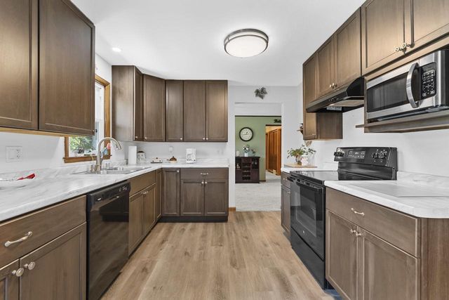 618 E HARDING DRIVE, Appleton, WI 54915