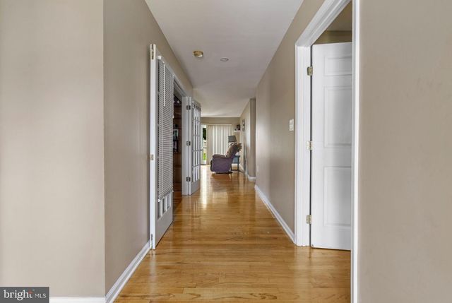 120 PETER RABBIT DR, Ranson, WV 25438