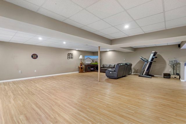 120 PETER RABBIT DR, Ranson, WV 25438