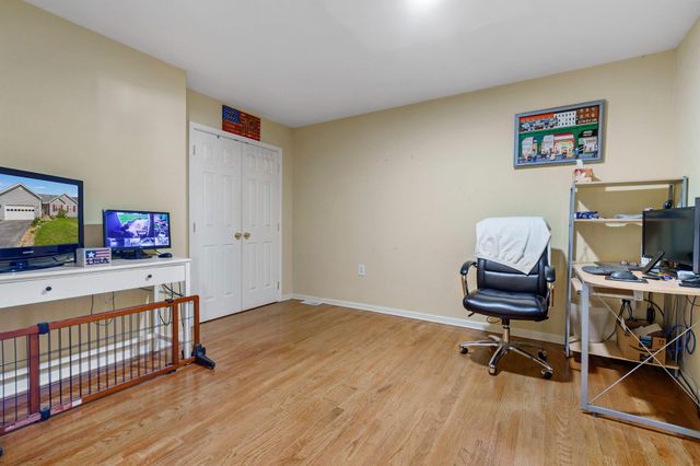 120 PETER RABBIT DR, Ranson, WV 25438
