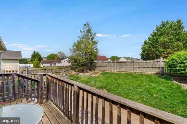 120 PETER RABBIT DR, Ranson, WV 25438