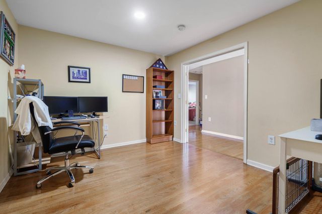 120 PETER RABBIT DR, Ranson, WV 25438