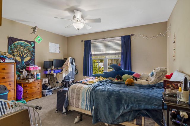 120 PETER RABBIT DR, Ranson, WV 25438