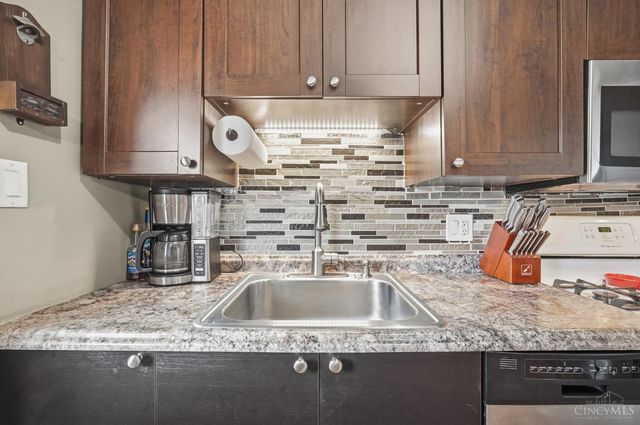 1216 Alwil Drive, Cincinnati, OH 45215