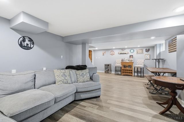 1216 Alwil Drive, Cincinnati, OH 45215