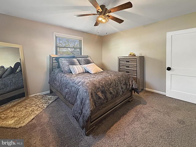 406 HOLMES DR, Burlington, NJ 08016