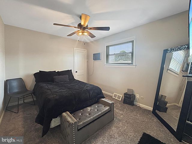 406 HOLMES DR, Burlington, NJ 08016