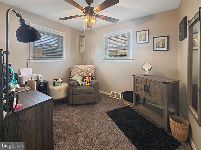 406 HOLMES DR, Burlington, NJ 08016