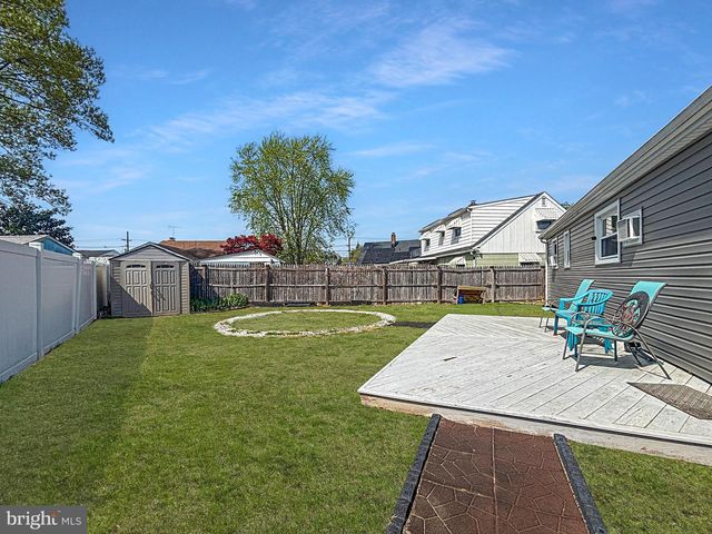 406 HOLMES DR, Burlington, NJ 08016