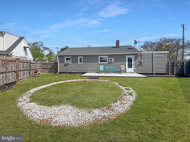 406 HOLMES DR, Burlington, NJ 08016