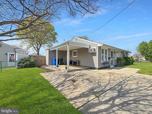 406 HOLMES DR, Burlington, NJ 08016