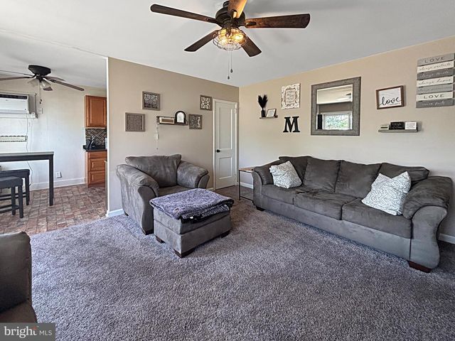 406 HOLMES DR, Burlington, NJ 08016