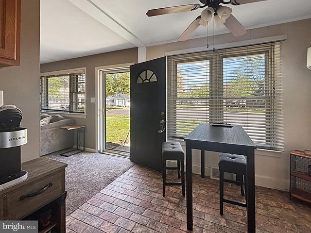 406 HOLMES DR, Burlington, NJ 08016